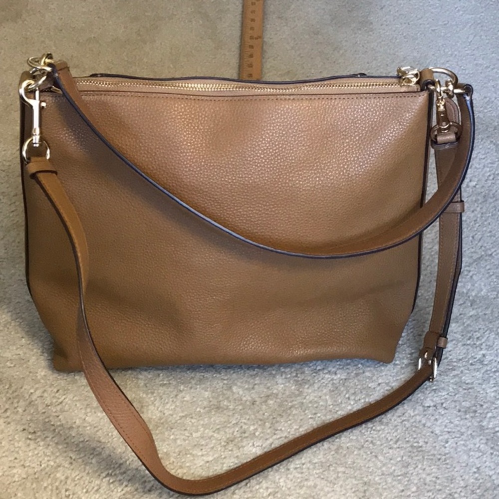 Coach LIKE NEW - Picture 5 of 9
